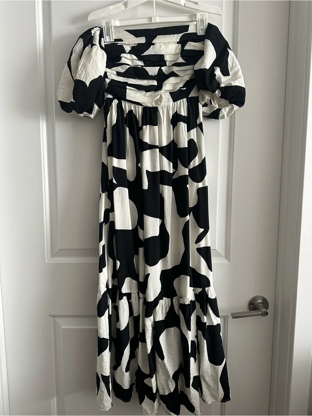 NWT Abercrombie & Fitch Black and White Puff-Sleeve Maxi Dress XS